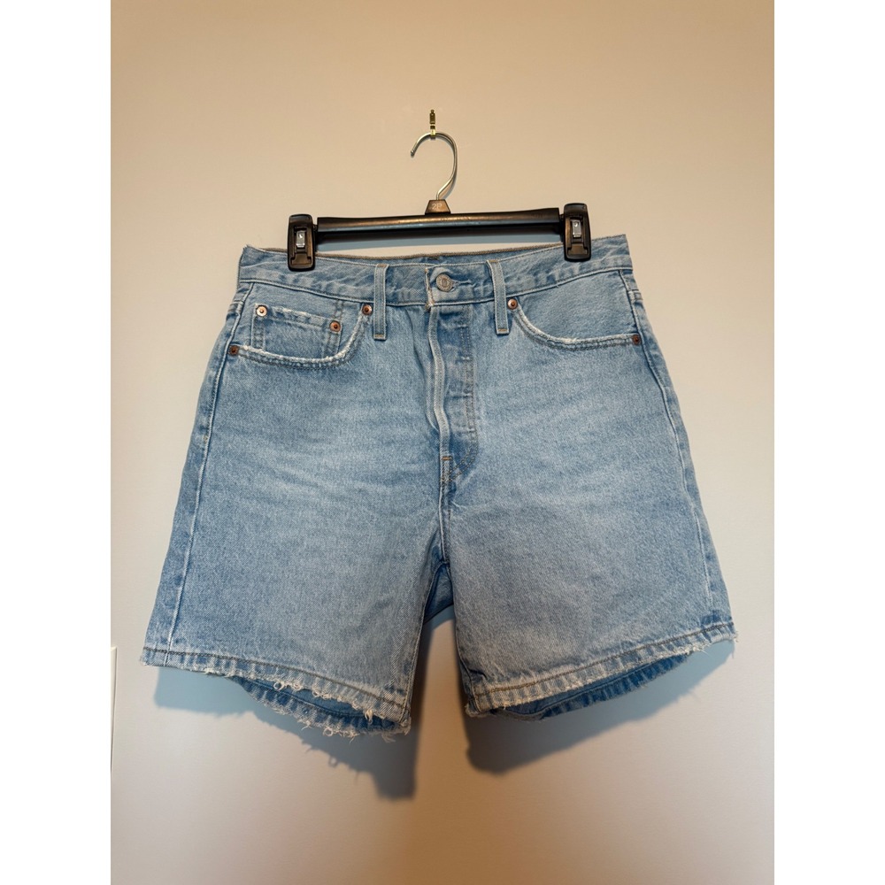 Levis Premium 501 Mid Thigh Denim Shorts Light Wash Raw Hem W28 56327-0123